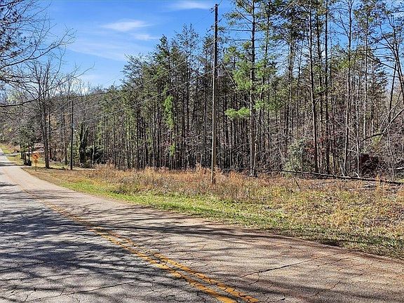 3rd image of 883 Goodwin Bridge Rd