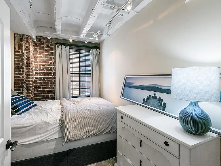 535 Locust St #303 — Photo 20