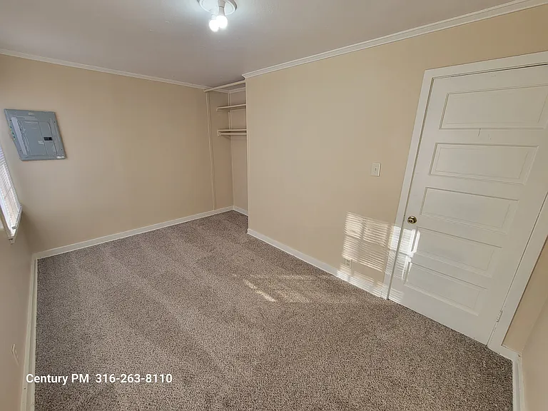 4011 E Whitney Ln — Photo 10