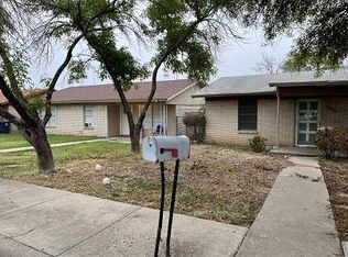 1846 Royal Ridge Dr, Eagle Pass, TX 78852