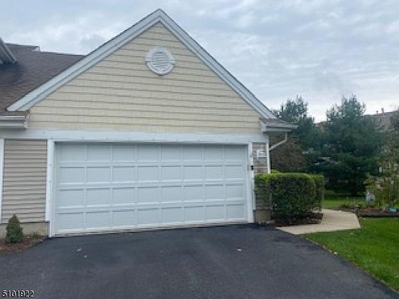 4th image of 1129 Highland Ct