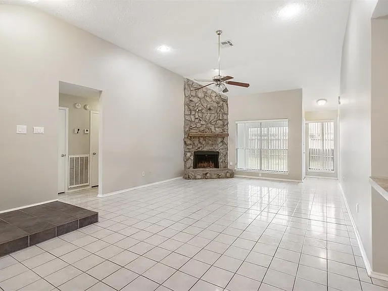 16834 Applecross Ln — Photo 6