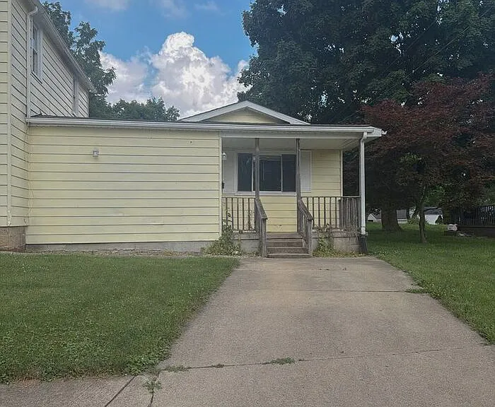 79 Martha Ave — Photo 1
