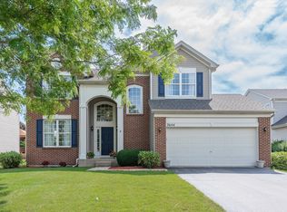 2644 Red Hawk Ridge Dr, Aurora, IL 60503