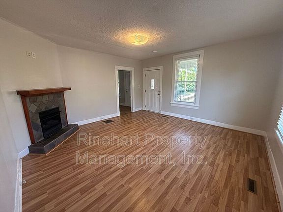 3rd image of 5 Graham St