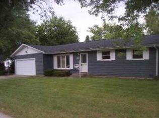 565 Inca Blvd, Carol Stream, IL 60188