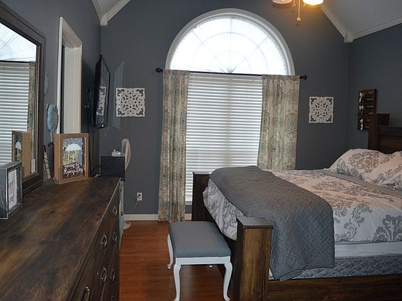 5th image of 754 Pleasant Woods Dr