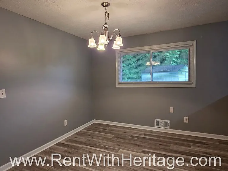 6190 Knights Ln — Photo 25