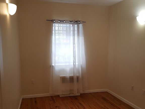 4th image of 2931 W 29th St