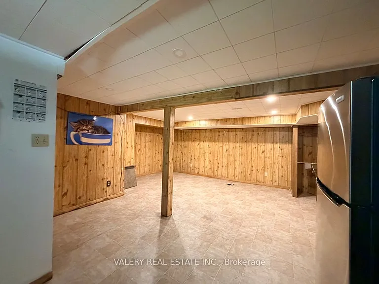 63 Paperbirch Cres #B — Photo 24