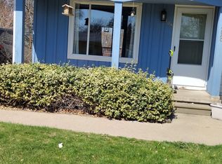 308 Fairfield Ave, Holly, MI 48442