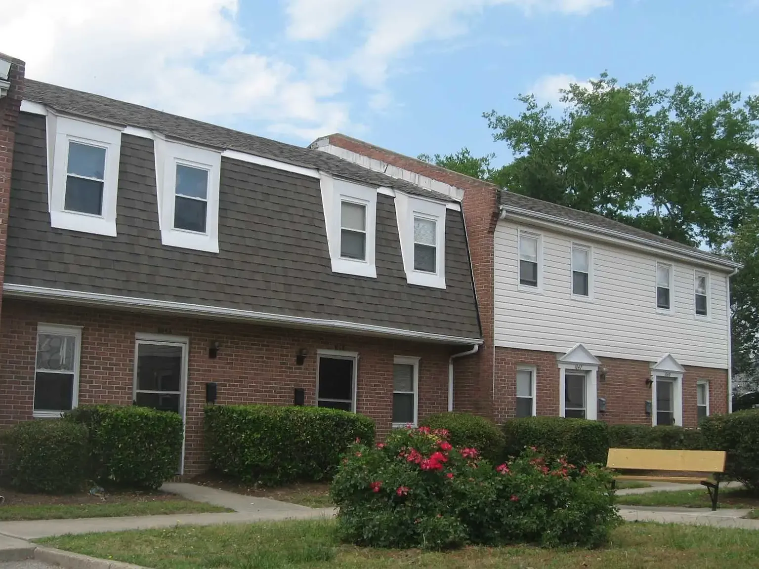 Hodges Ferry East Townhomes — Photo 2