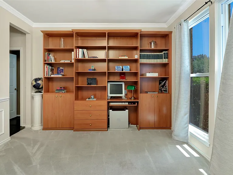 9816 Max Ln — Photo 21