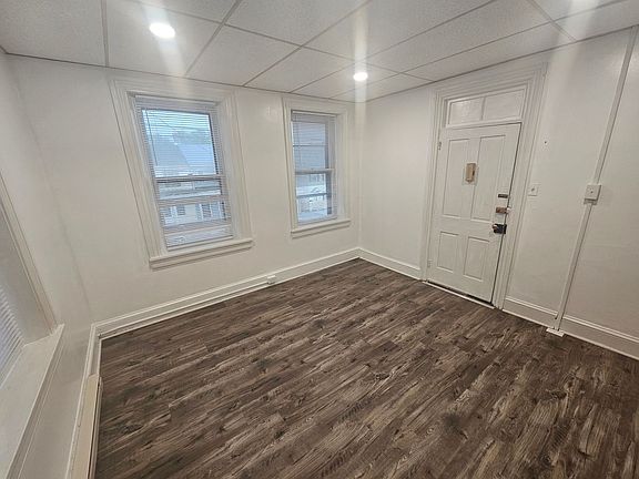 2nd image of 107-109 E Main St Unit 3