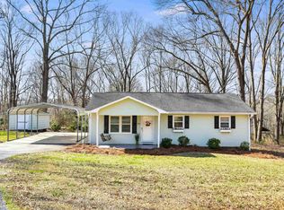 160 Oak Cir, Boiling Springs, SC 29316