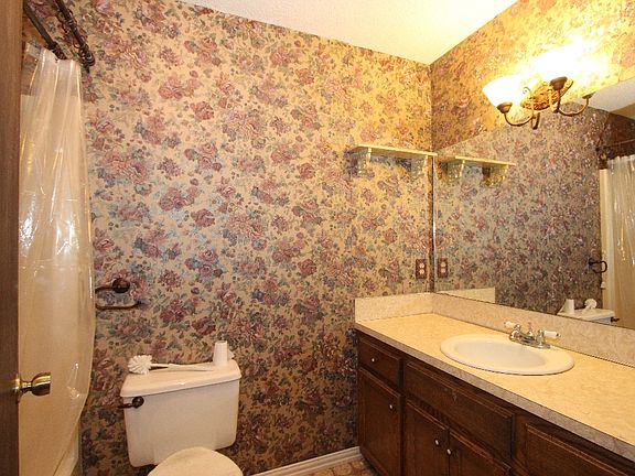 2nd image of 510 Quail Run Ln