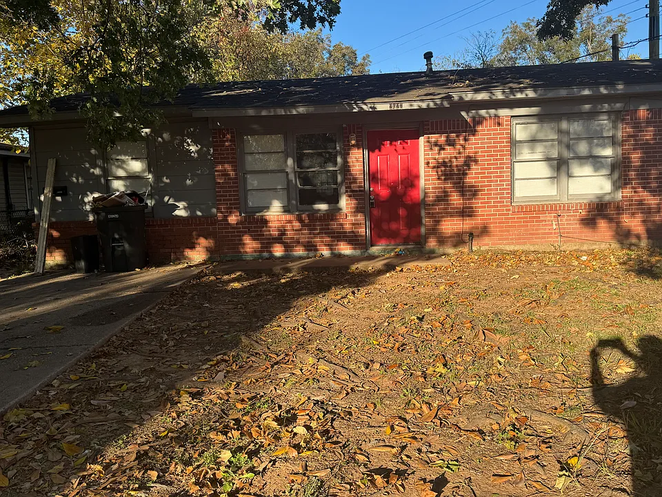 2027 Rodney St