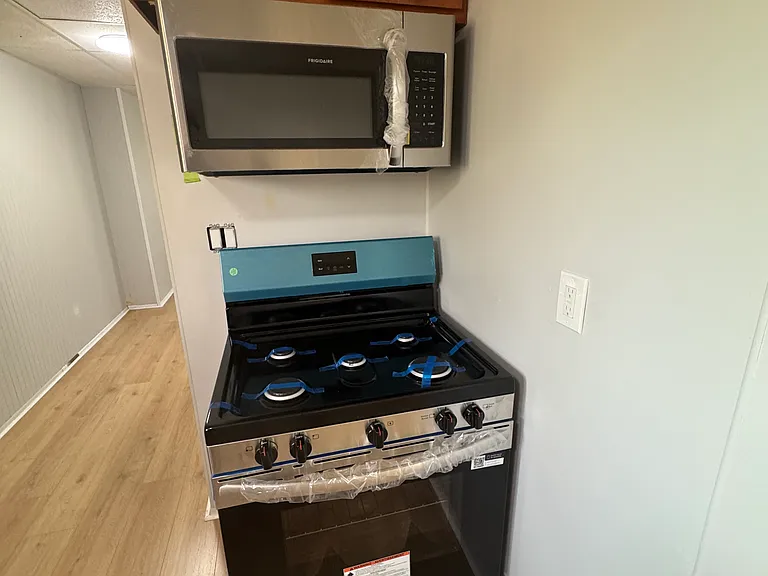 928 Highland St #2W — Photo 5