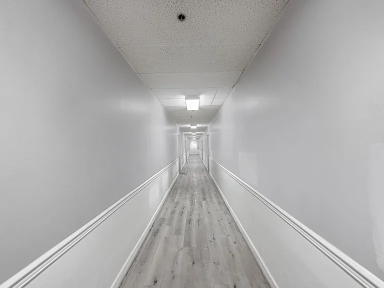 Hilltop Crescent Apartments — Photo 23
