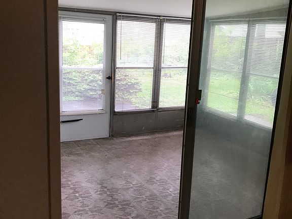 4th image of 5446 Revere Dr