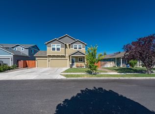 521 NW 24th St, Redmond, OR 97756