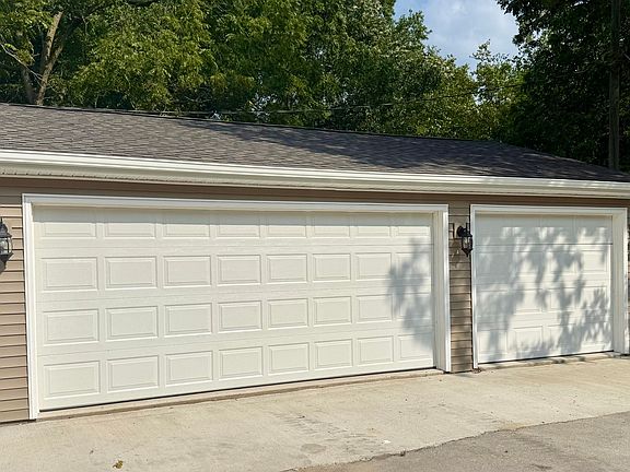 4th image of 7939 Trinity Rd