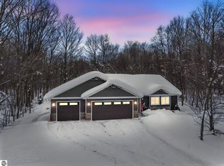 3364 Inland Oaks Dr S, Interlochen, MI 49643