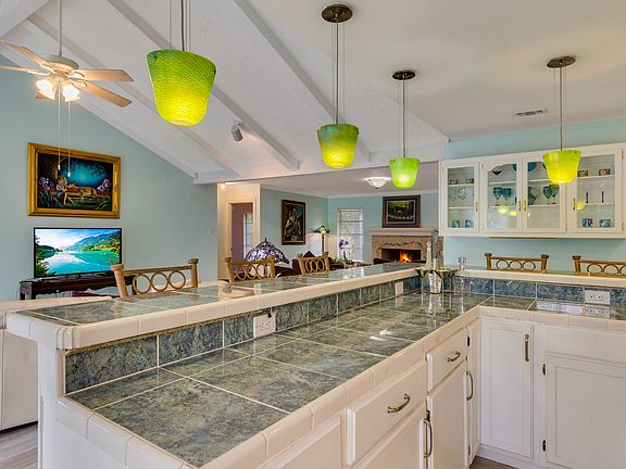 4th image of 28330 Windwood Dr E