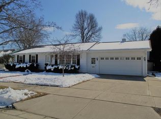 3519 Schroeder Dr, Manitowoc, WI 54220