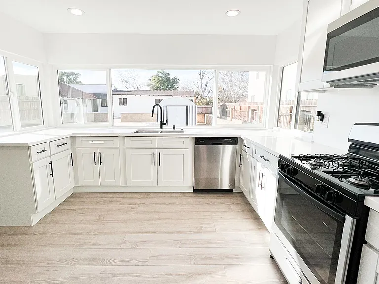 5759 Grand Ave — Photo 14