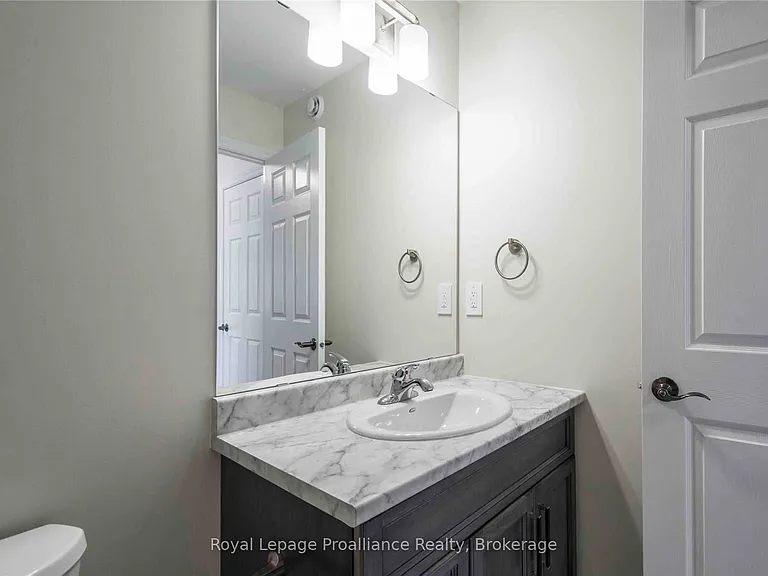 28 Nipigon St — Photo 19