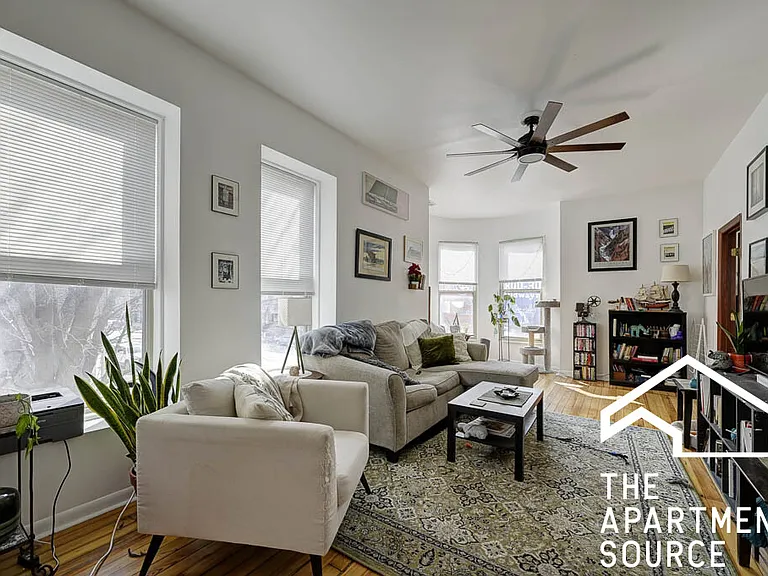 2732 W Chicago Ave #2F — Photo 3