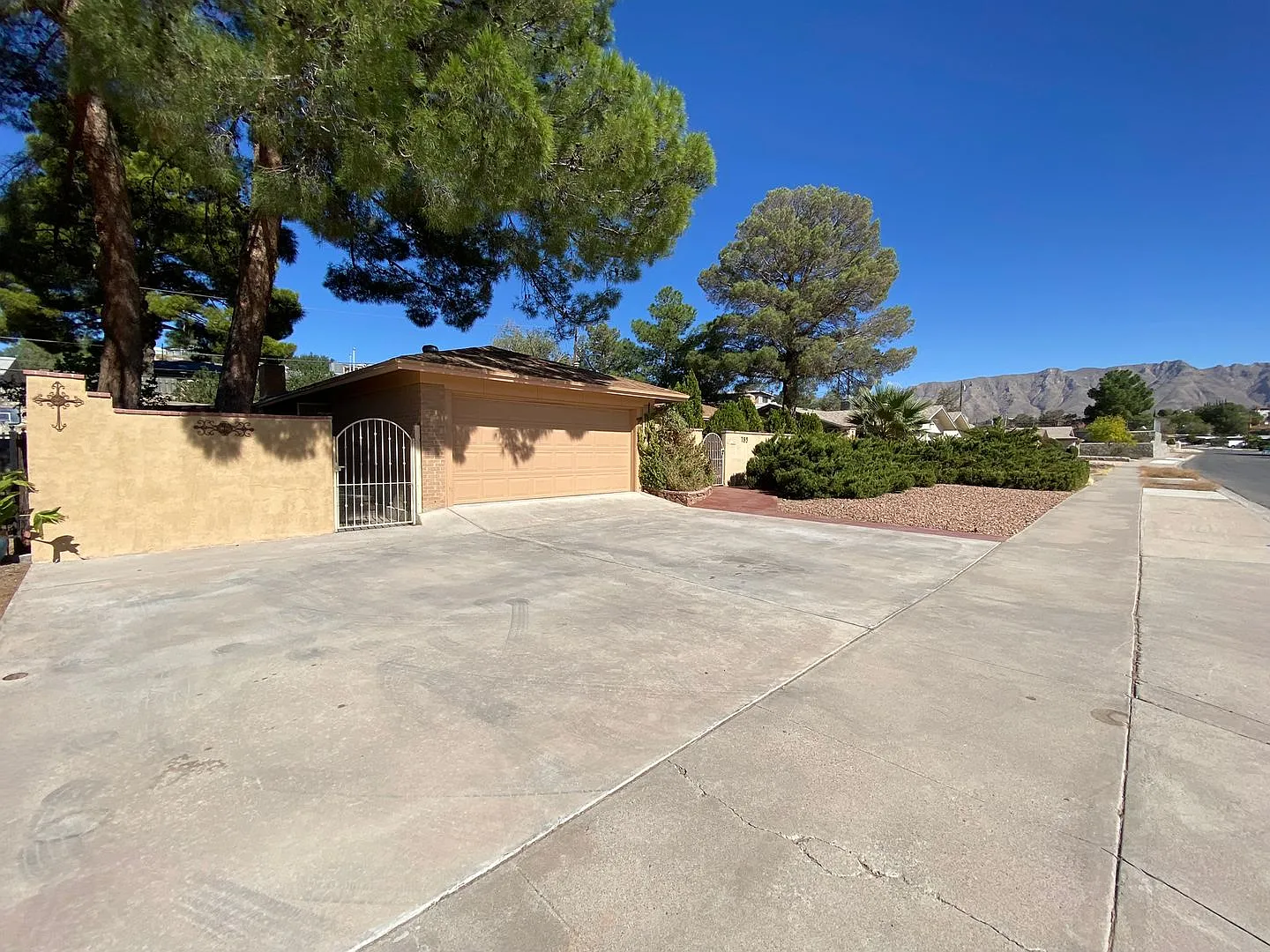 Westside Home For Rent — Photo 2