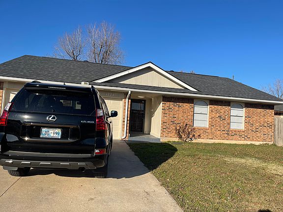 3rd image of 1225 SW 77th Pl