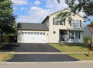 673 Anderson Dr, Lake In The Hills, IL 60156