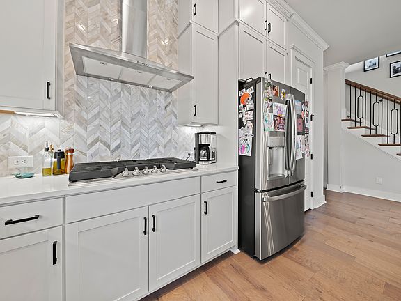 4th image of 2505 Lydia Ave
