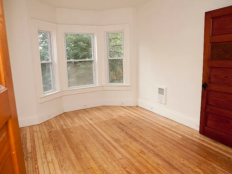 1812 W 45th St — Photo 13