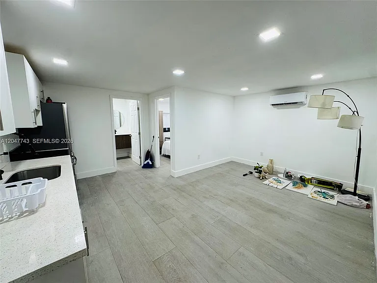 520 NW 45th St #2 — Photo 3