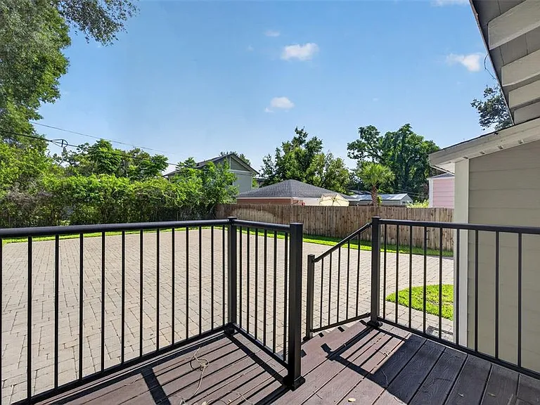 1225 E Amelia St — Photo 26