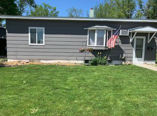 406 8th St, Britton, SD 57430