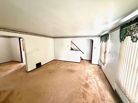 5th image of 2108 Barnsdale Ave