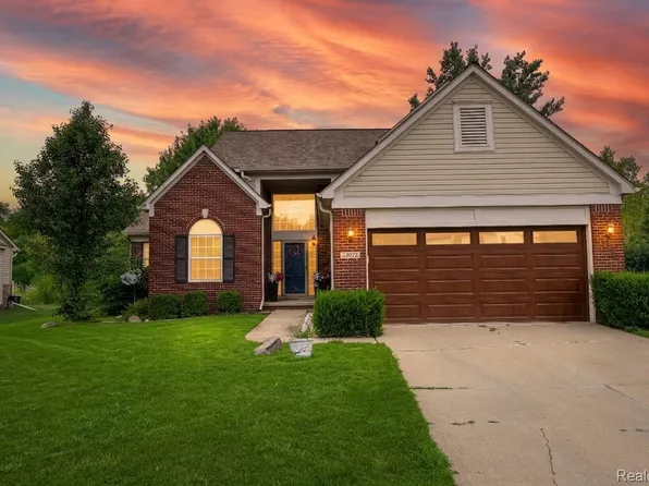 43072 Bradley Dr, Van Buren Township, MI 48111