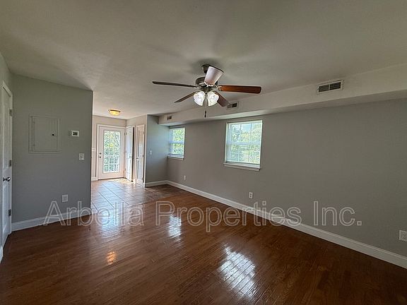 4th image of 128 Leach Dr #301