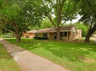 11247 Lanewood Cir, Dallas, TX 75218