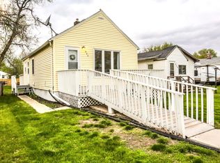 822 S Wells St, Aberdeen, SD 57401