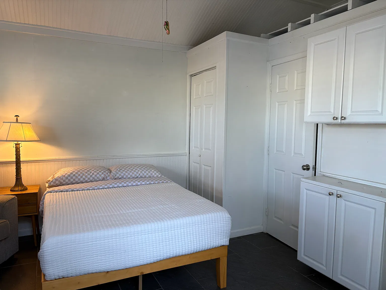 Studio, 240 sqft, $1,350 — Photo 3