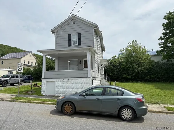 304 Oak St, Johnstown, PA 15909