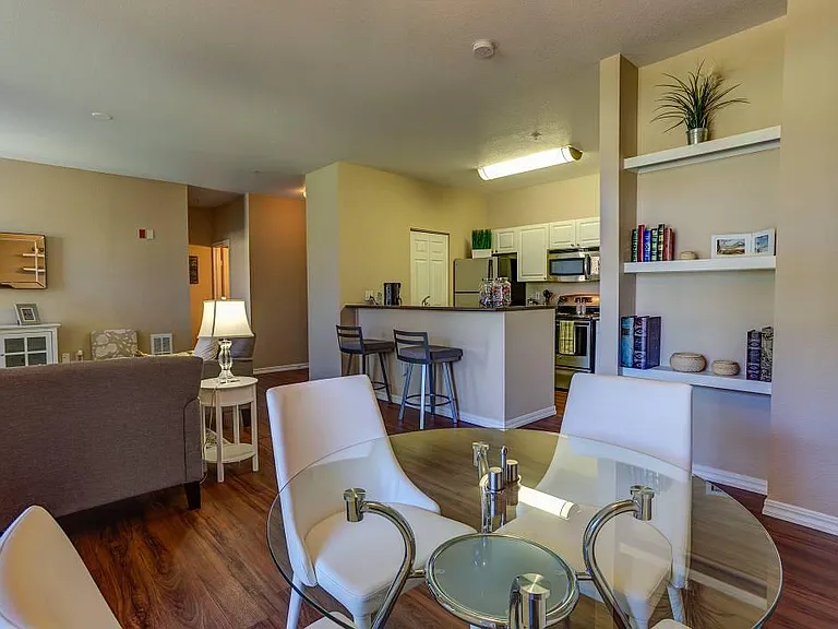 Commons at Verandas in Tanasbourne Apartments — Photo 25
