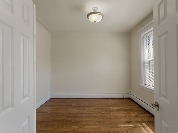 3rd image of 251 Beacon Ave APT 2