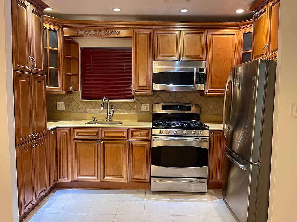 1st image of 3224 Colden Ave #2